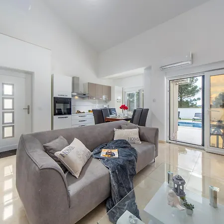 Shaula 1 Σίμπενικ