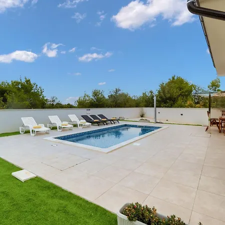 Shaula 1 * Σίμπενικ